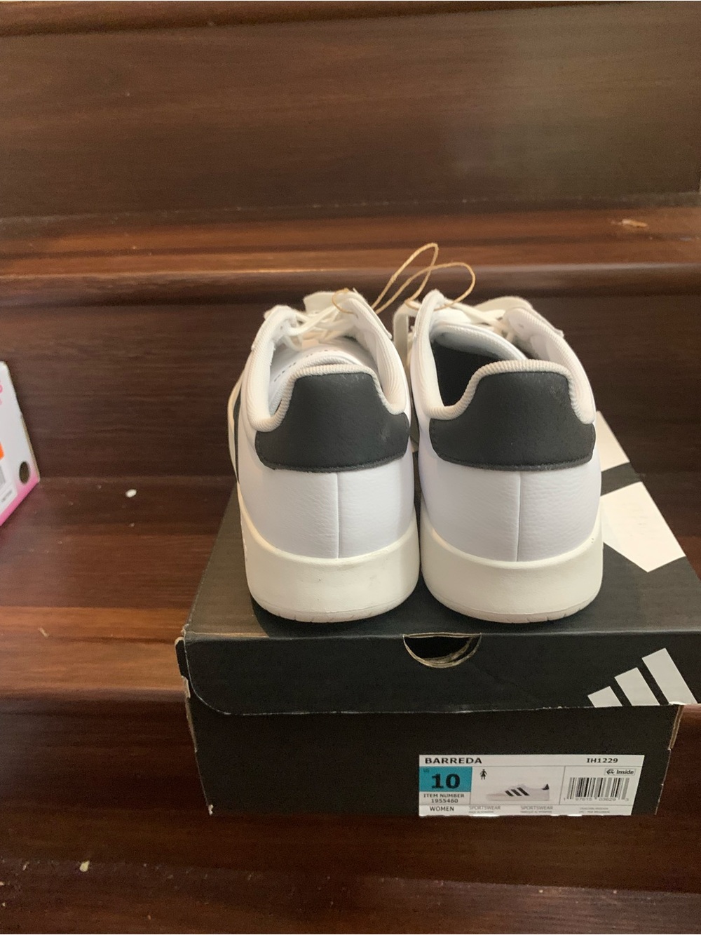 New woman’s Adidas White Black Retro Runner Sneakers with Suede Accents. Size 10 - Picture 8 of 10